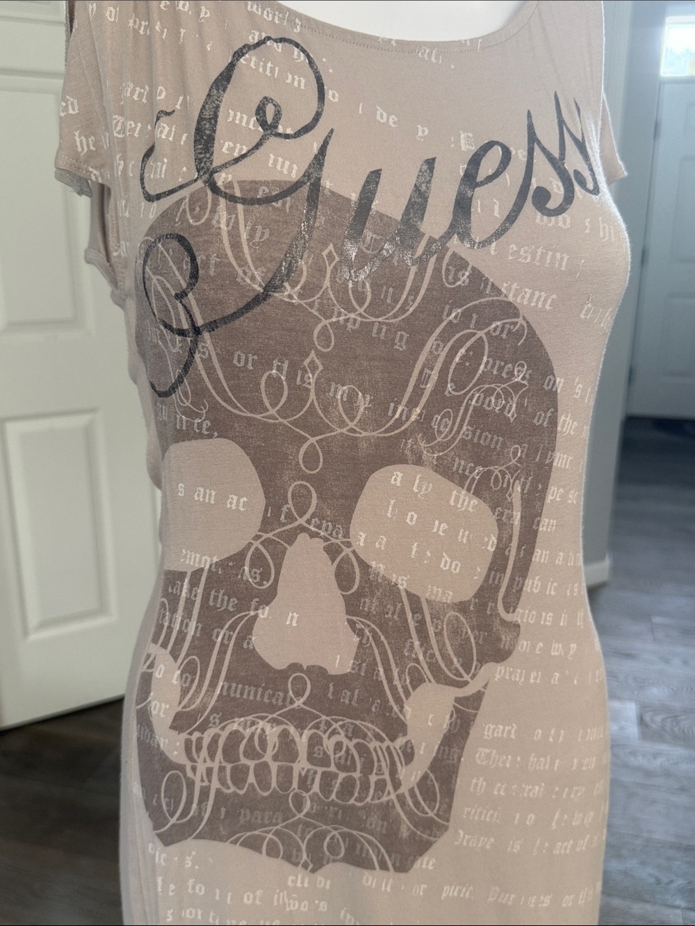 Guess Beige Taupe Skull Graphic Tee Open Back Cap Butterfly Sleeves Mini Dress-M - Picture 2 of 7